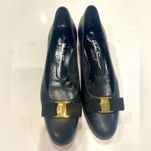 💕Authentic💕Salvador Ferragamo dark blue/black size 9.5 2A shoes